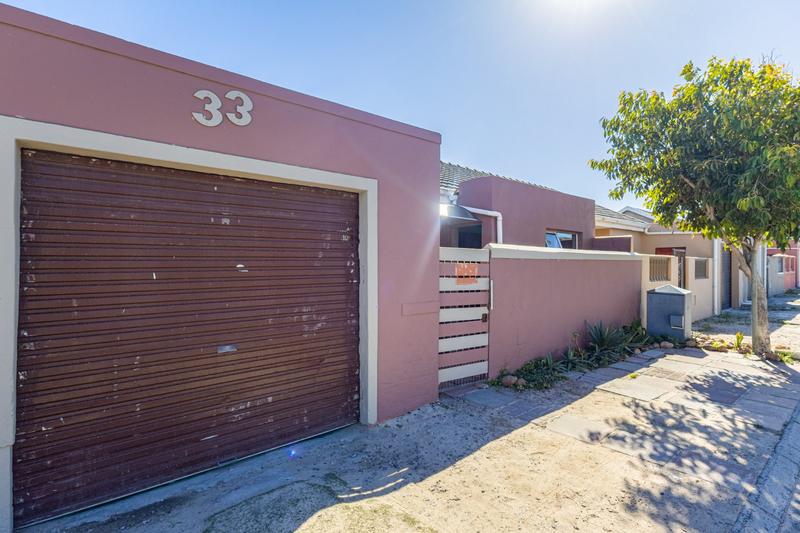 4 Bedroom Property for Sale in Pelican Park Western Cape